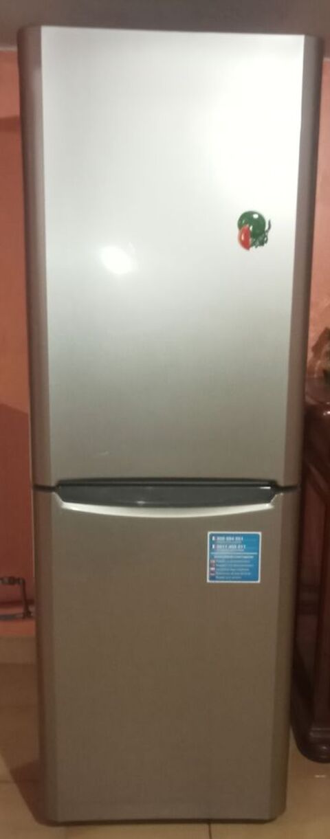 réfrigérateur combiné de marque Indesit, modèle BIAA 12, 85 Feyzin (69)