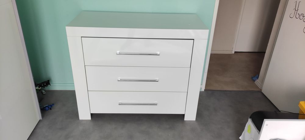 commode avec table a langer Puériculture
