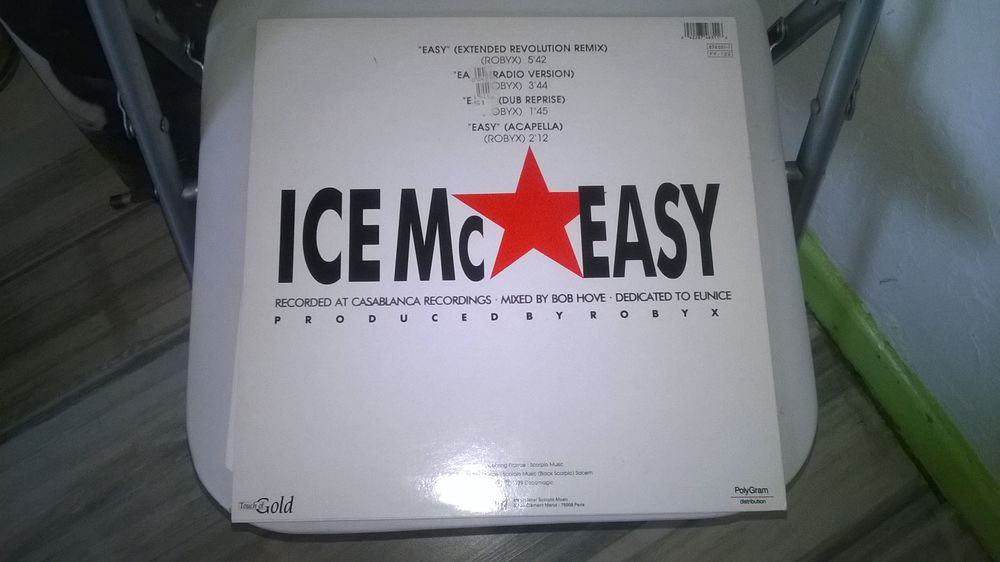 Vinyle Ice Mc Easy
Maxi 45 T
1989
Excellent etat
CD et vinyles