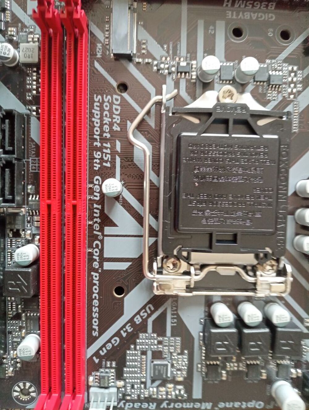 Carte m&egrave;re gigabyte Matériel informatique