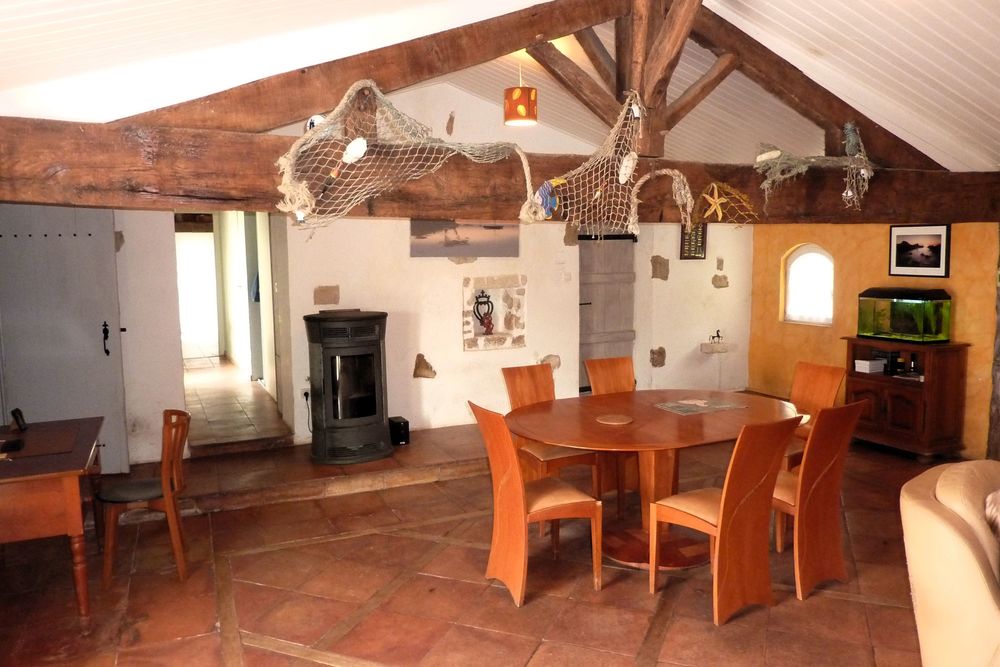 Vente Maison Longère 1797 pierres rénovée 183 m² 6 pièces terrain 5000 m² Champagné-les-marais