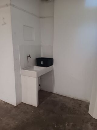 Parking / Garage à louer 94 m²