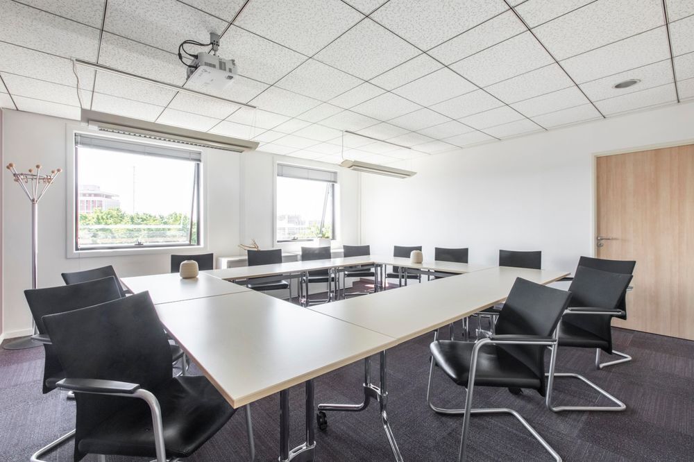   Accès tout inclus à des espaces de bureau professionnels pour 10 personnes à Toulouse, Compans  