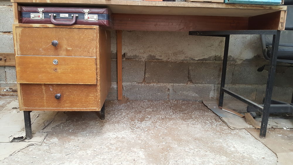 Bureau en bois et m&eacute;tal Meubles