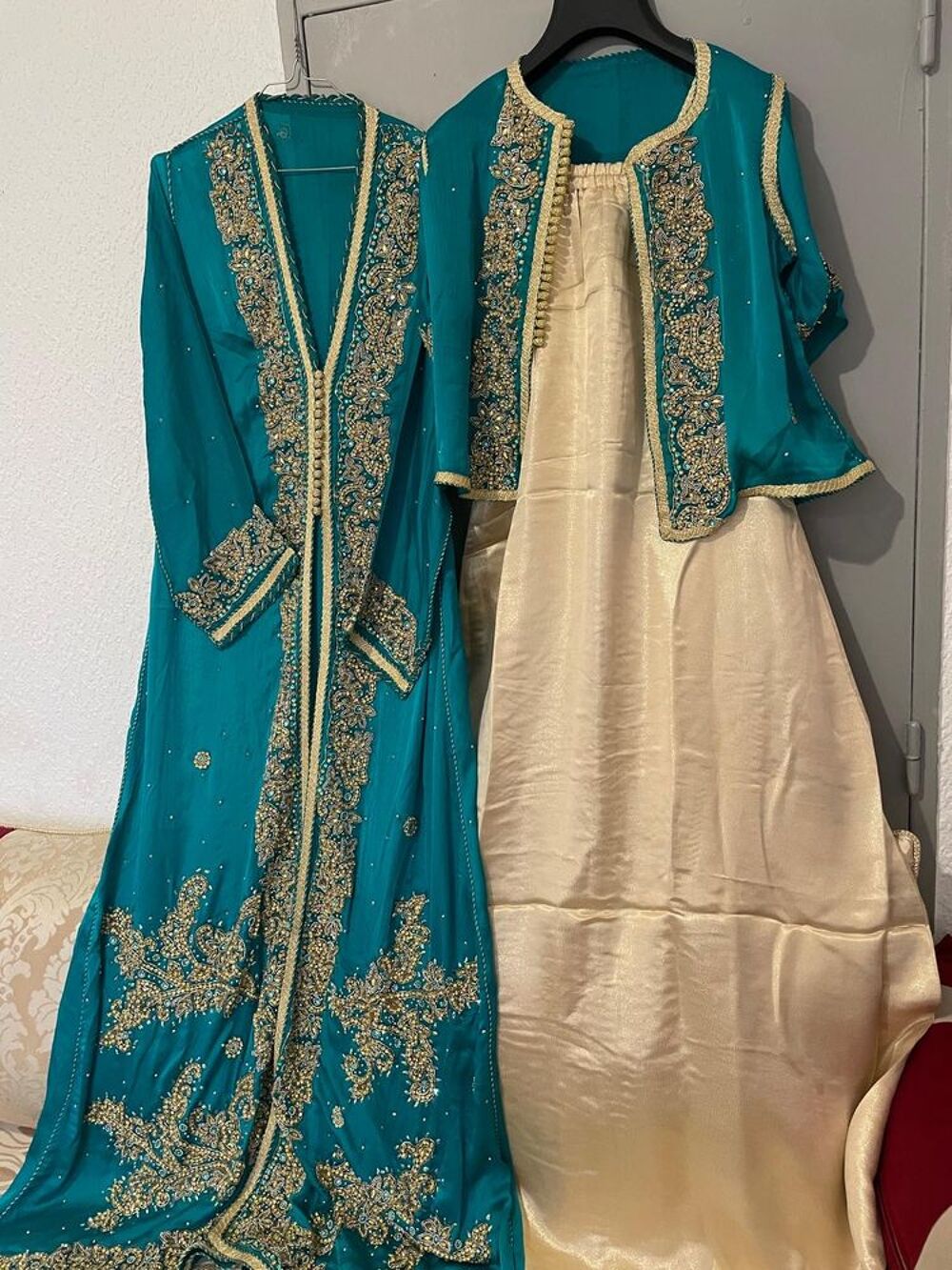 Ensemble 3 pi&egrave;ces haute couture / tissu Sarrir / taille XL Vêtements