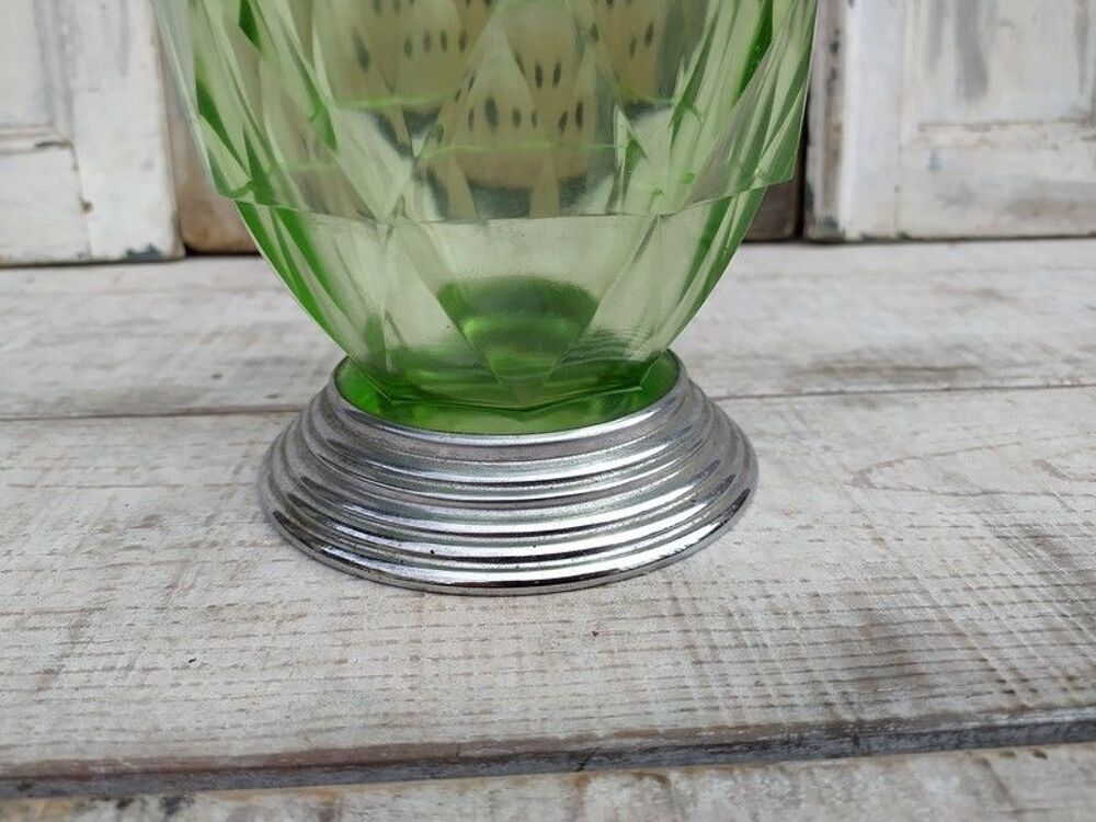 Vase Verre Art D&eacute;co Vert &agrave; Facettes Pied Serti Chrome Décoration