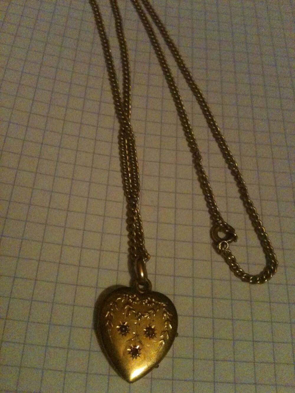 Bijou ancien coeur or cisel&eacute; porte-photo et cha&icirc;ne d'&eacute;poque Bijoux et montres