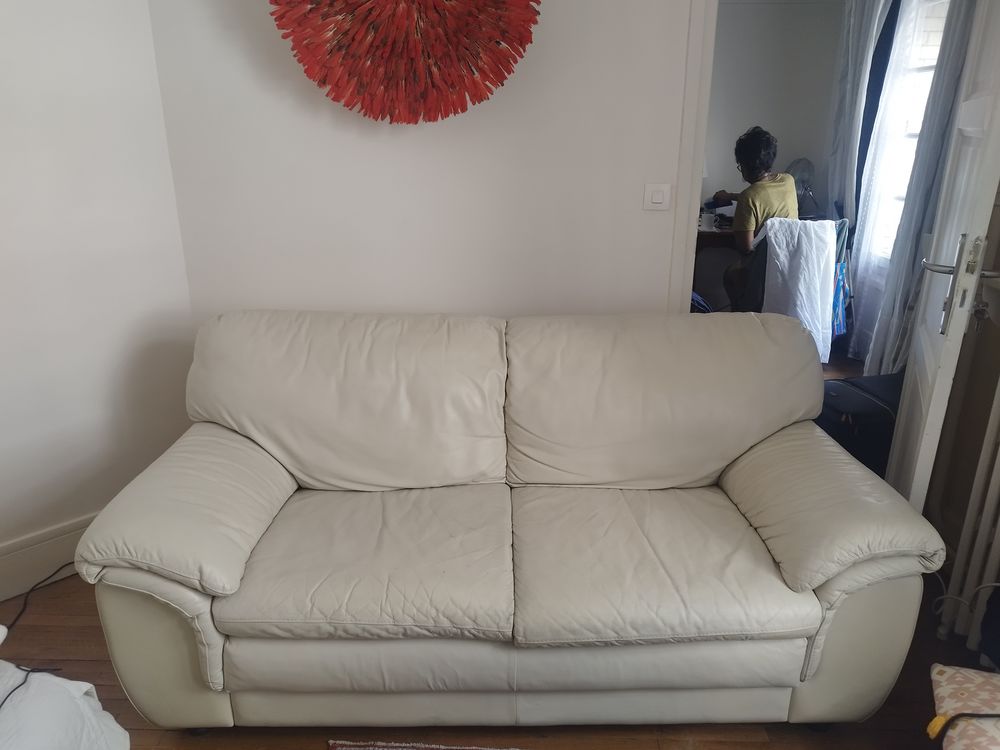Canap&eacute; cuir beige Meubles