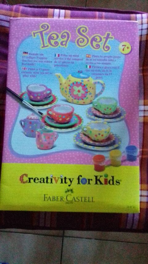 TEA SET  - FABER CASTELL  � peindre
25 Sept�mes-les-Vallons (13)