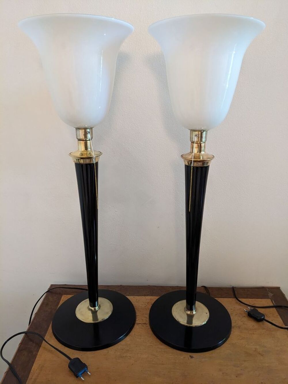 Paire de 2 lampes art d&eacute;co MAZDA laqu&eacute;es noire avec tulipe e Décoration