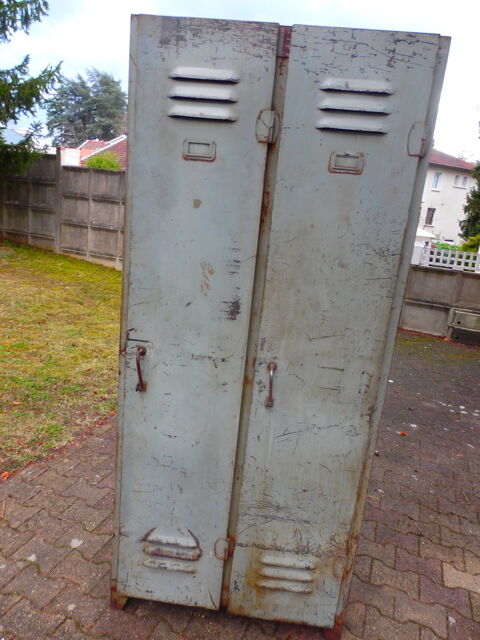 Armoire M�tallique Vintage � Deux Portes 50 Andr�zieux-Bouth�on (42)