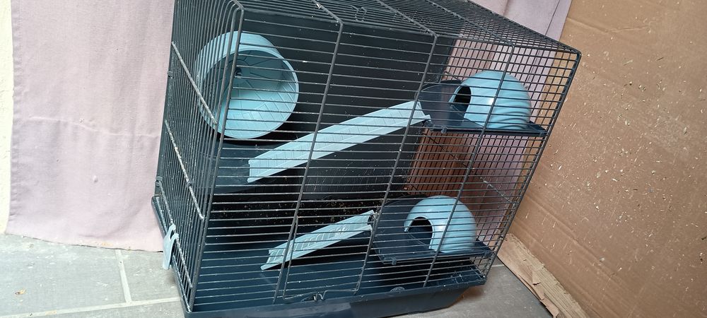   Grande cage de marque 