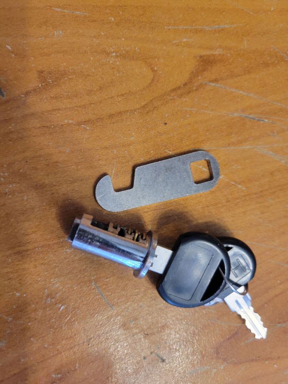 Serrure standard bo&icirc;te aux lettres neuve Bricolage