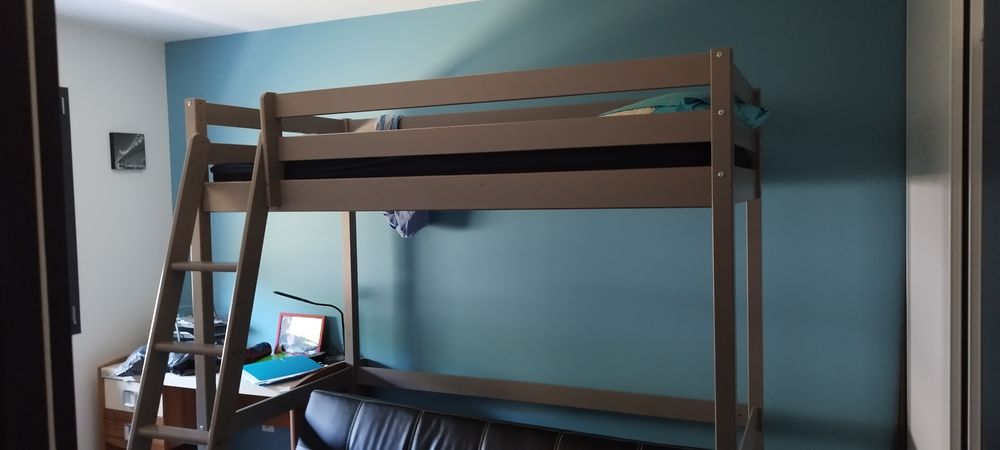 lit mezzanine 140 avec matelas bon &eacute;tat 150 €
client s&eacute;rieux Meubles