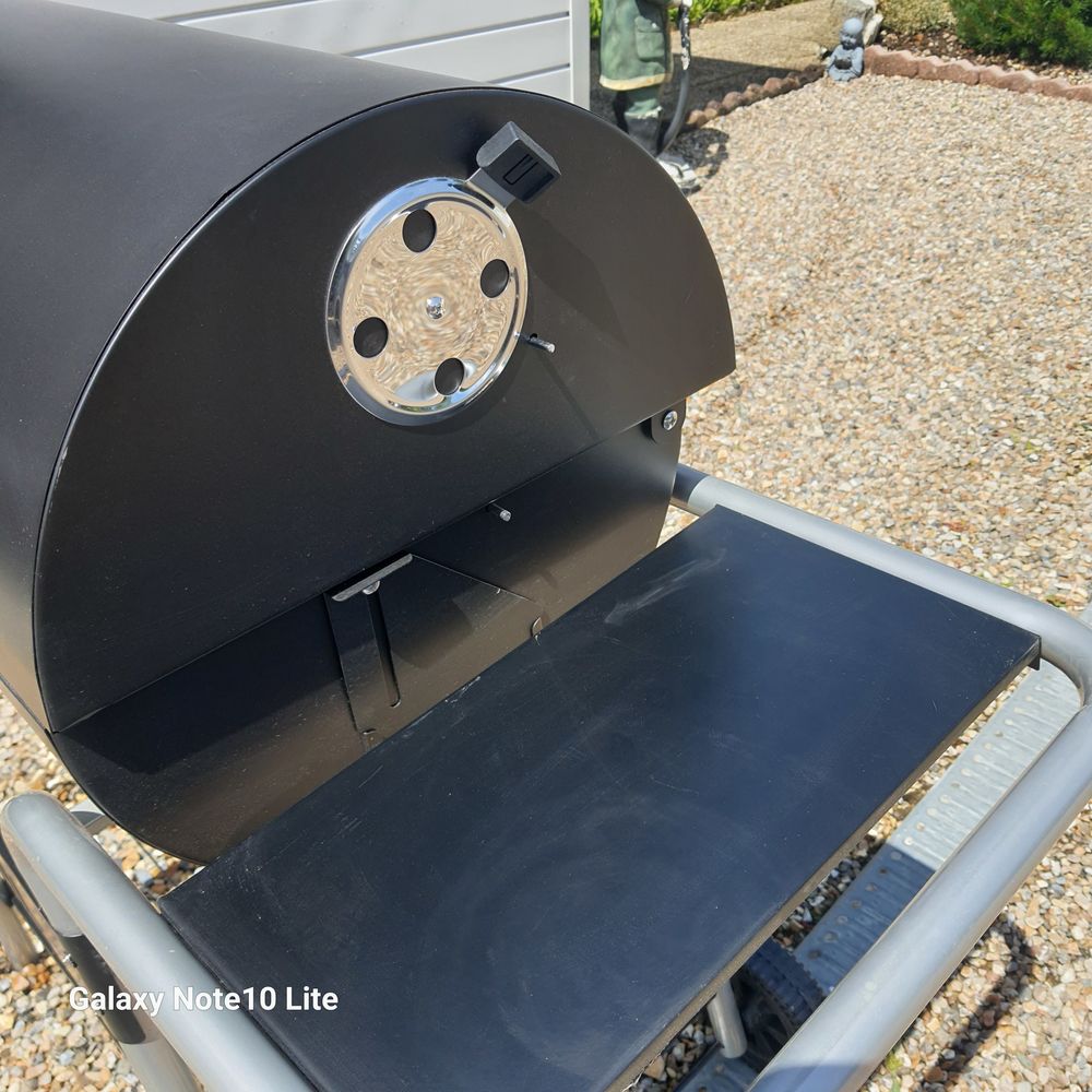 Barbecue au charbon de bois Electroménager