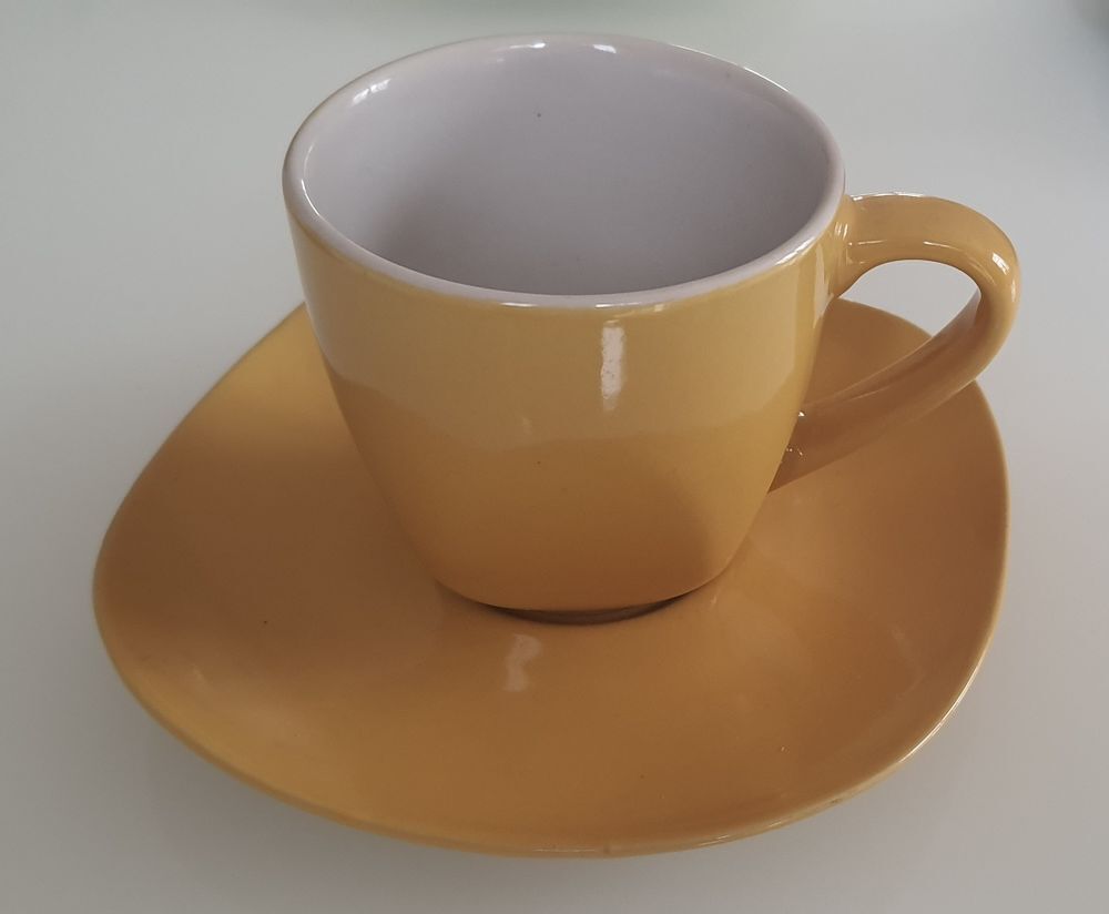 Lot de 4 tasses et soucoupes Décoration