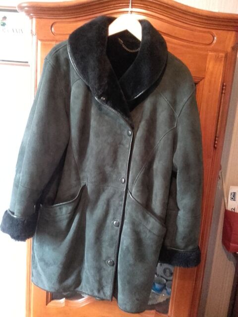 MANTEAU EN DAIN TRS SOUPLE PEAUX VRITABLE NEUF 
110 Courbevoie (92)