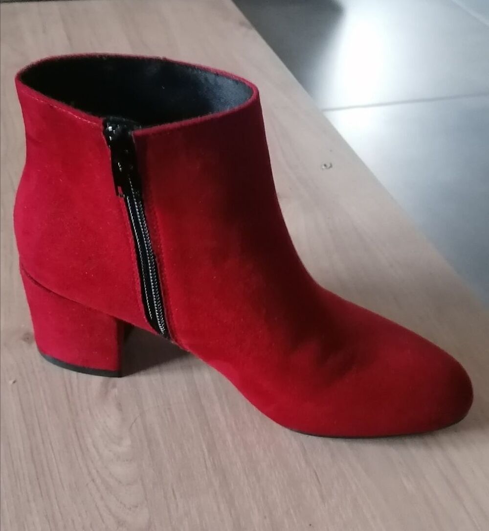 bottines neuves rouge jamais port&eacute;es pointure 36 Chaussures
