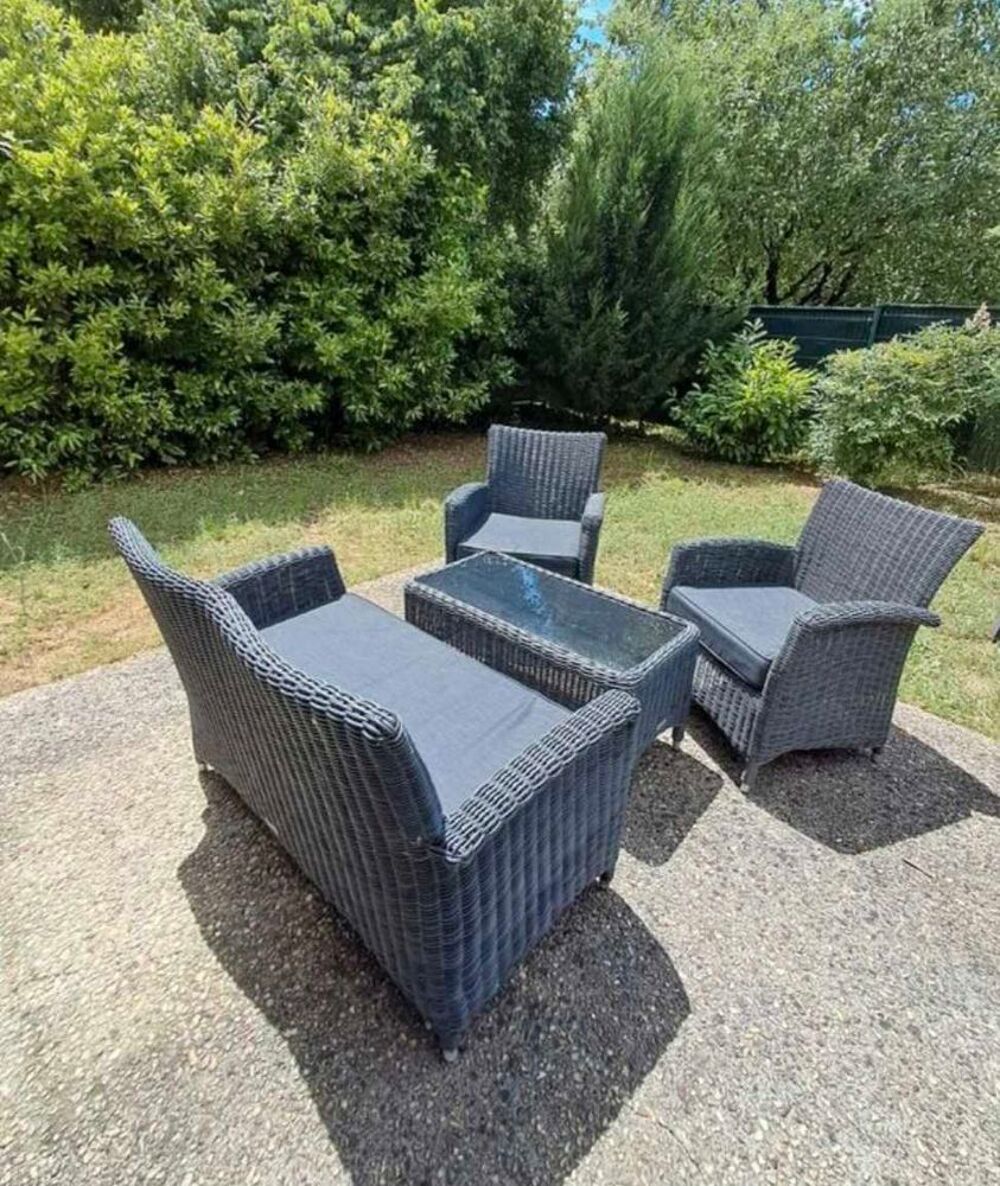 salon de jardin en r&eacute;sine tress&eacute;e Meubles