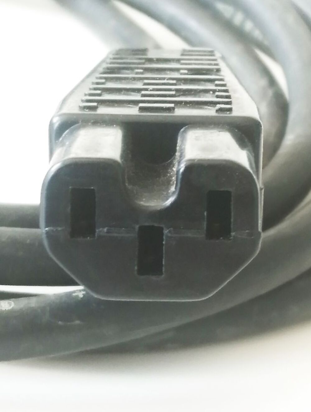 C&acirc;ble &eacute;lectrique de 2,09 m avec prise de terre Bricolage