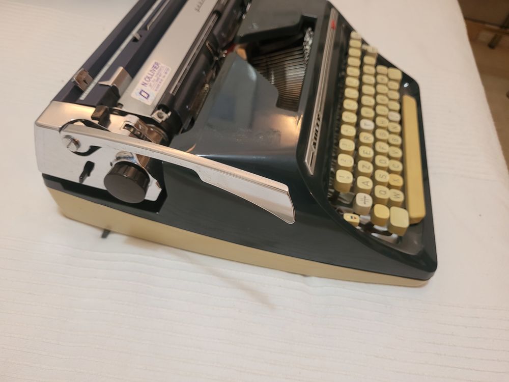 Machine &agrave; &eacute;crire 