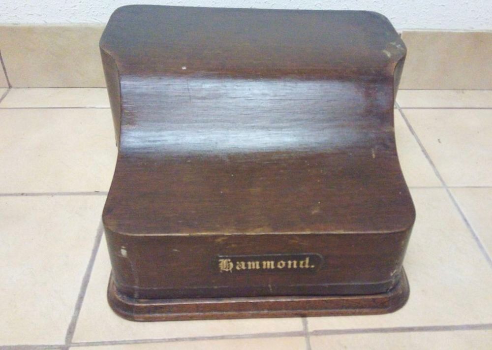Rare machine &agrave; &eacute;crire Hammond N&deg;12 