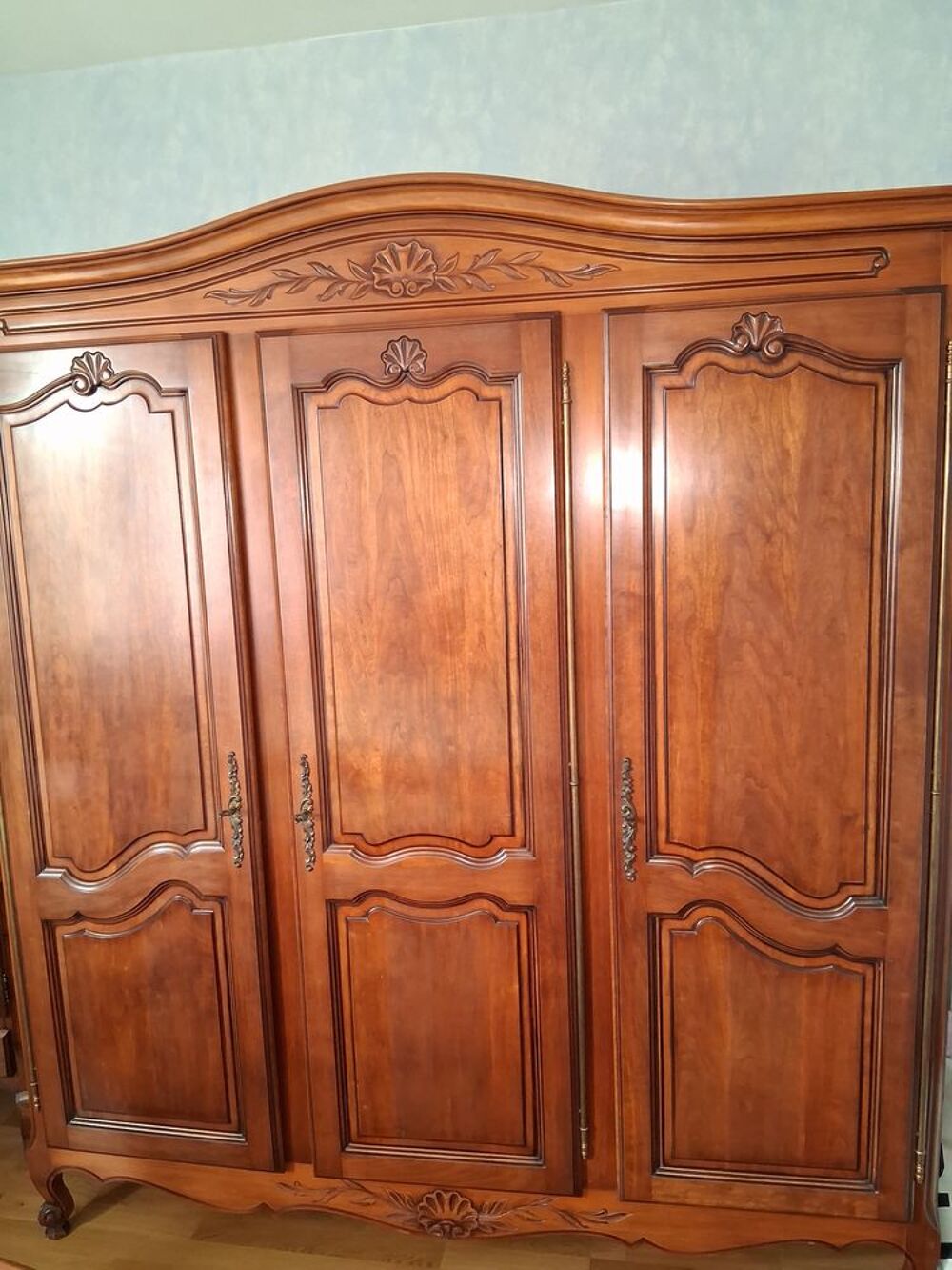 Armoire chambre bois merisier le lit tables de nuit Meubles