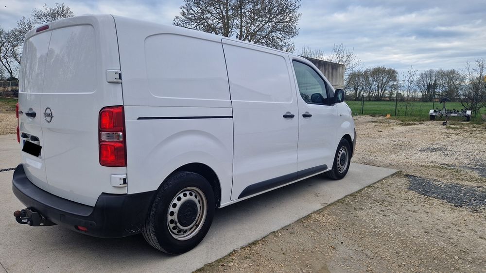 Vivaro VIVARO FGN L2 1.5 DIESEL 120 CH PACK BUSINESS 2021 occasion 17290 Thair&eacute;