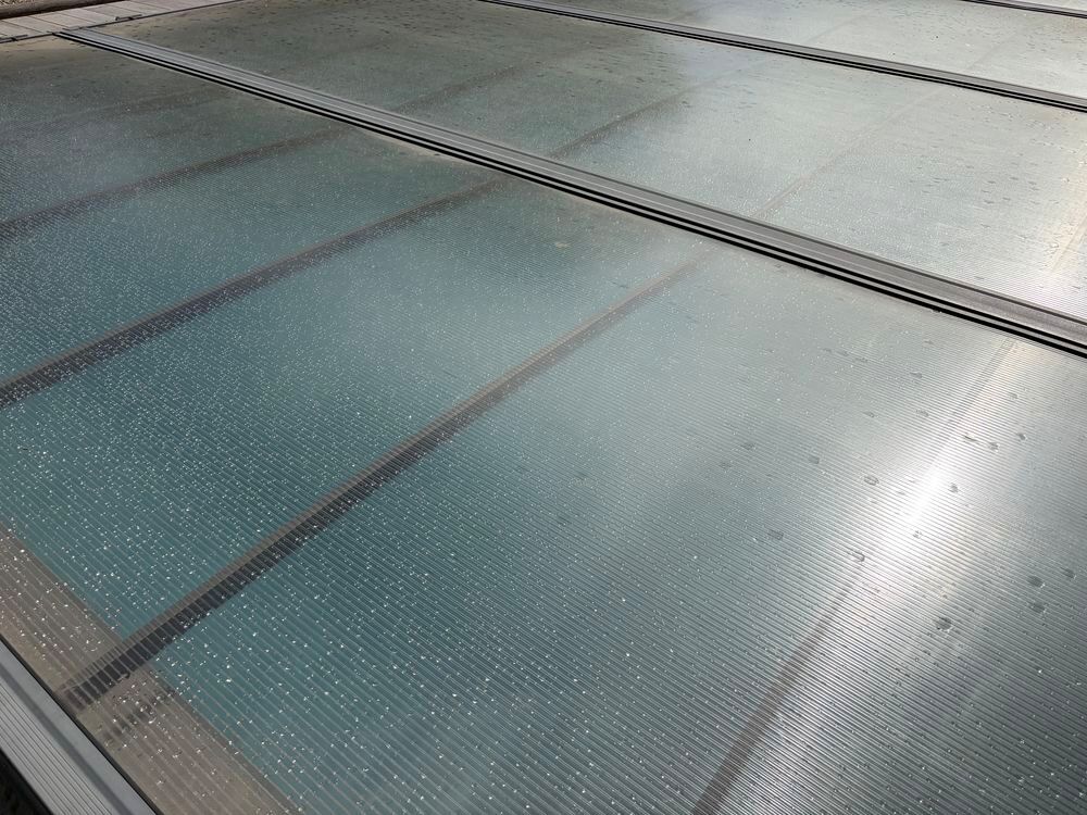 AFFAIRE Abri piscine motoris&eacute; Abrisud 5m50x4m50 Jardin