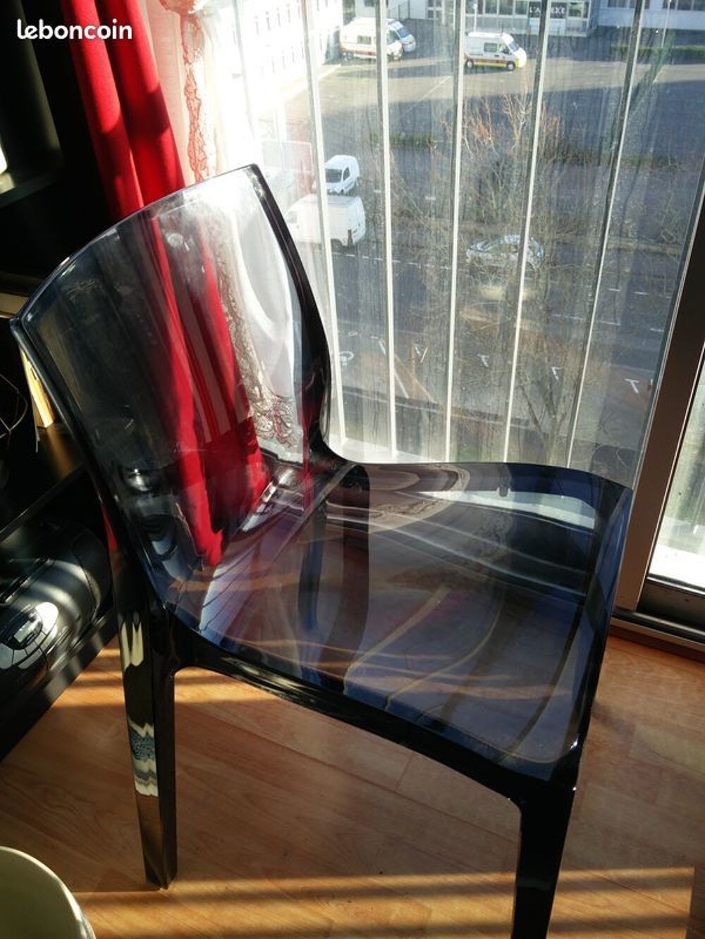 table en verre tremp&eacute;e
Décoration