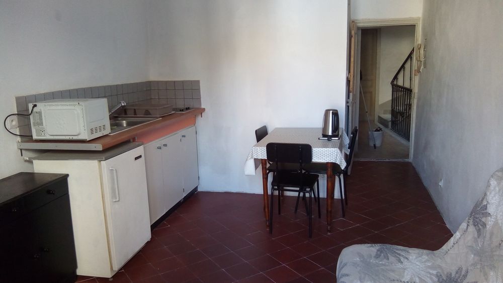   Studio rénové et meublé dans le centre historique de Béziers Languedoc-Roussillon, Béziers (34500)