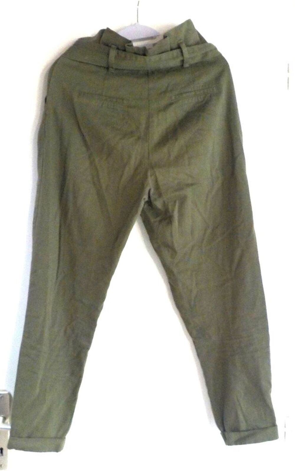 PANTALON VERT KAKI BERSHKA TAILLE 36 Vtements