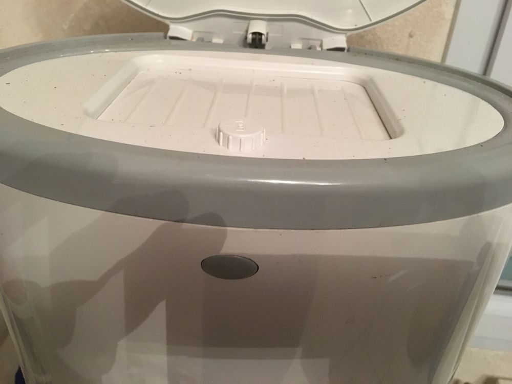 Poubelle &agrave; couche 26L Korbell quasi neuve Pu�riculture