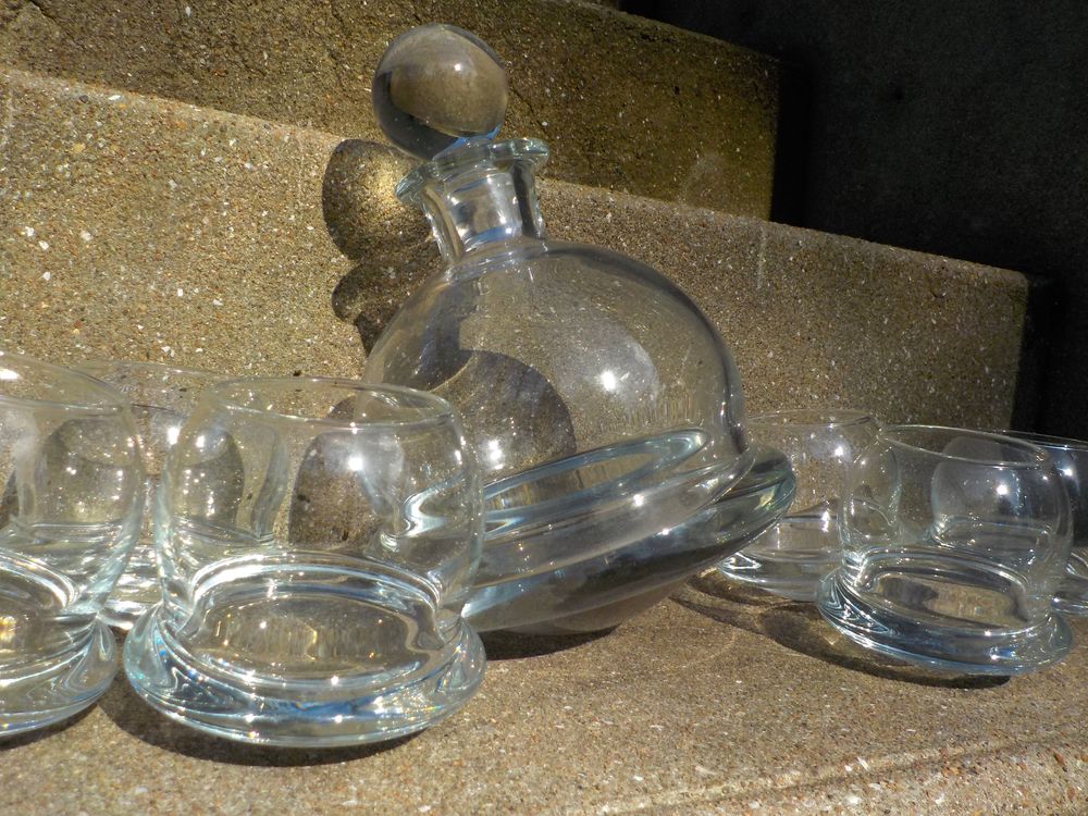 CARAFE CULBUTO ET SES 6 VERRES 