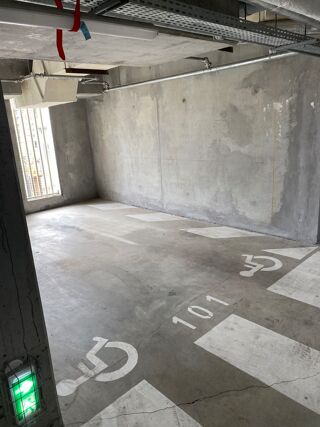  Parking / Garage  louer 16 m