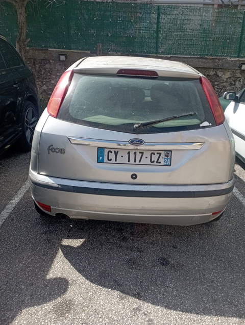 Ford Focus 1.6i Ghia 2001 occasion Marseille 13003
