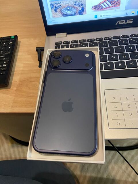 iPhone 17 pro max 1 T 1350 Paris 10 (75)