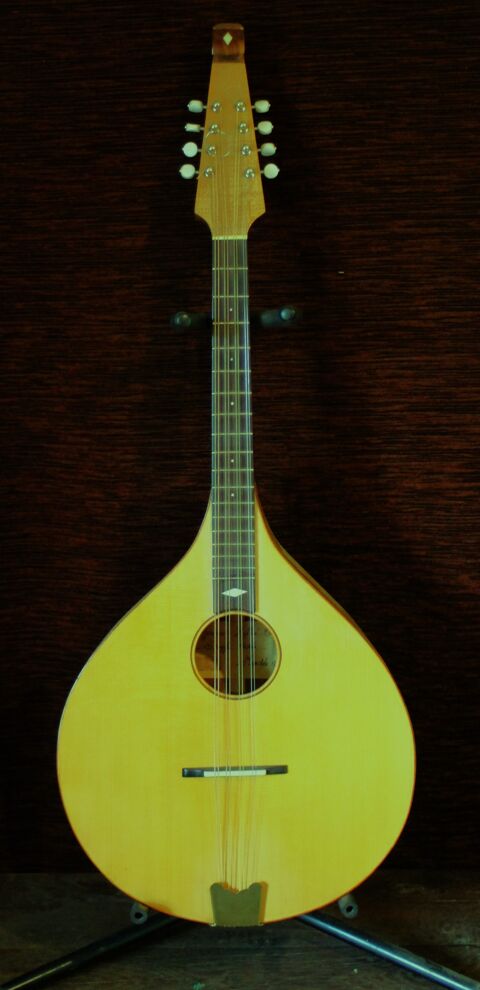   mandole : facture d'atelier , pi�ce unique. diapason 50 cm 750 Gourdon (46)