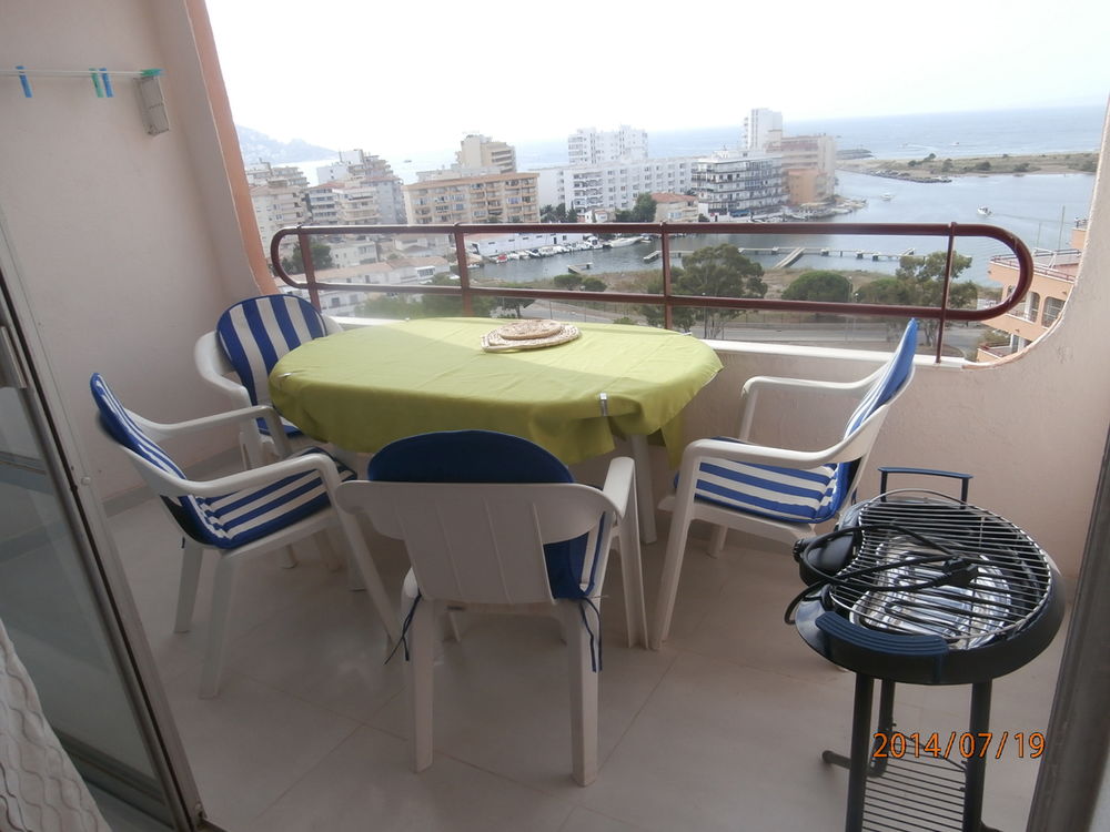   Beau studio cabine à ROSAS ( Espagne, costa brava), pour 4 p Vacances  / Offres de location 