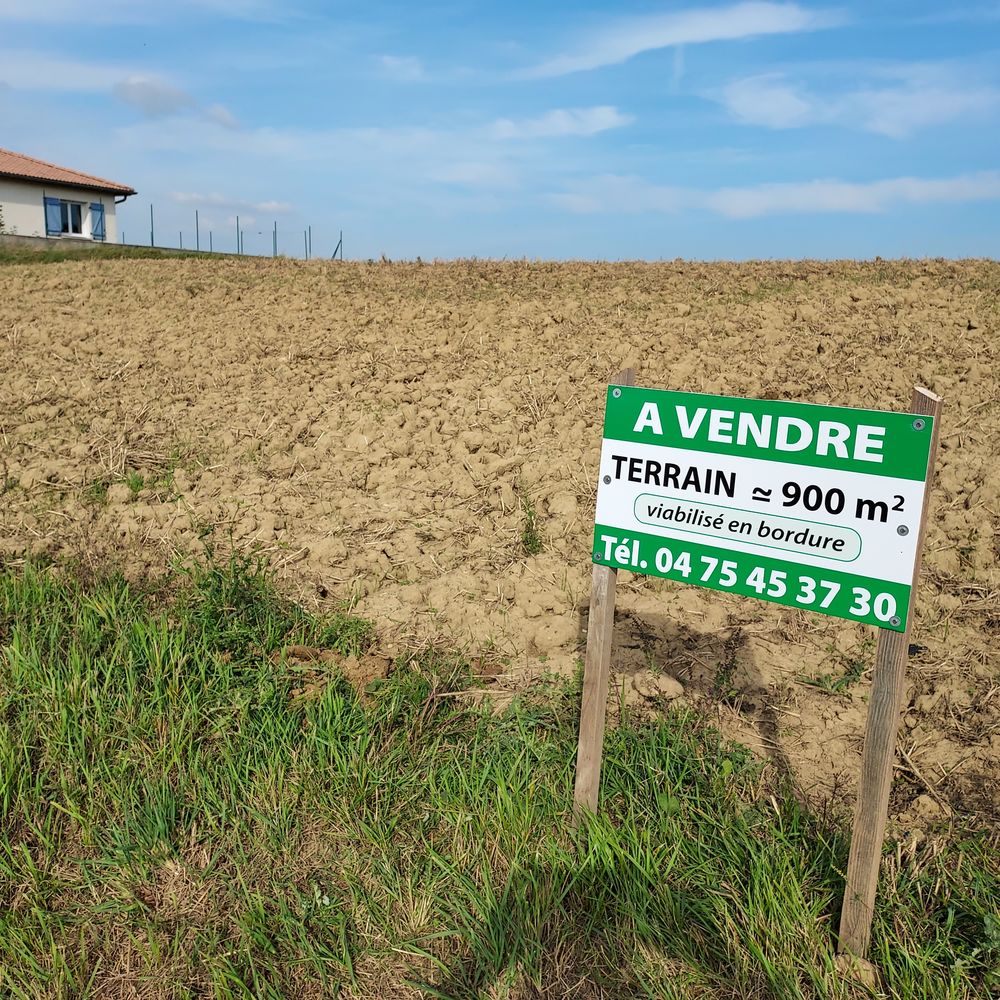 Vente Terrain TERRAIN  CONSTRUCTIBLE
942 m² viabilisés en bordure Saint-martin-d'août