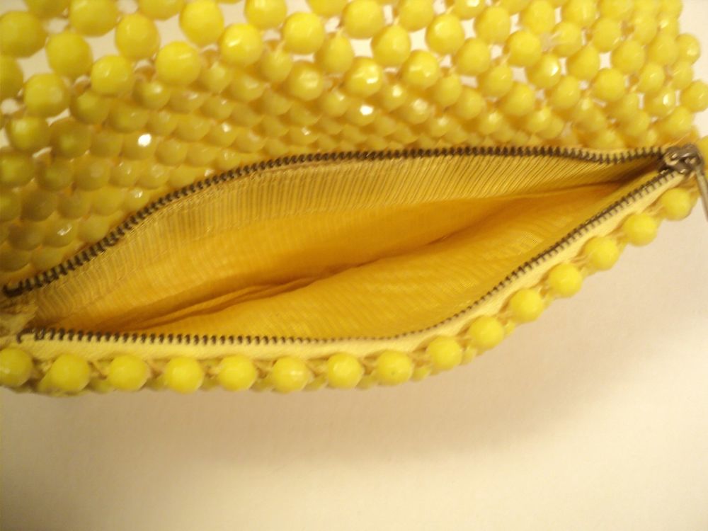 Ancienne Pochette Perles Jaunes &agrave; Facettes Vintage 1970.
Maroquinerie