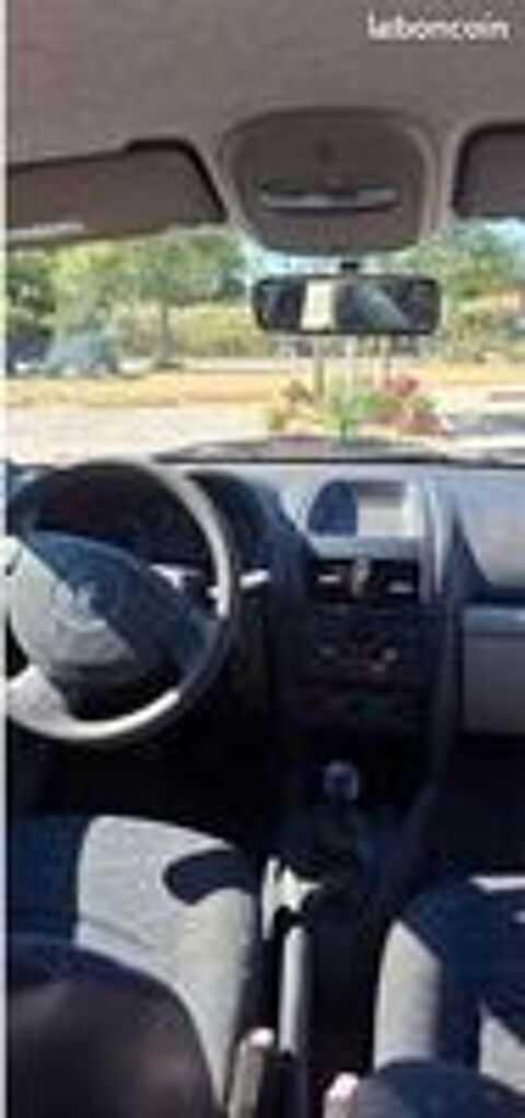 Clio II Clio 1.2i Expression 2002 occasion 22450 Coatr&eacute;ven