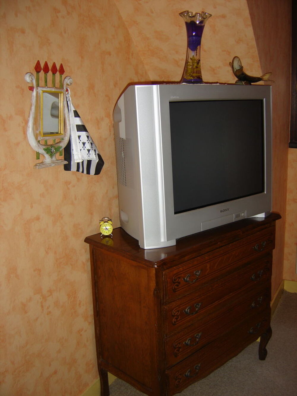 TV SONY TBE + Commode Photos/Video/TV