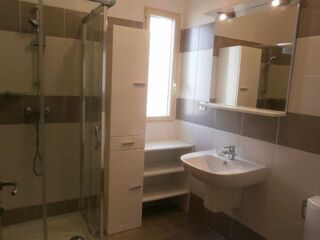  Appartement à louer 2 pièces 45 m²