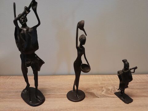Lot de 3 statuettes  Art africain + 1 bougeoir 
10 Dinan (22)
