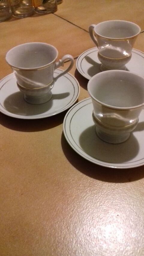 lot de 3 tasses et sous tasses assorties
5 Sept�mes-les-Vallons (13)