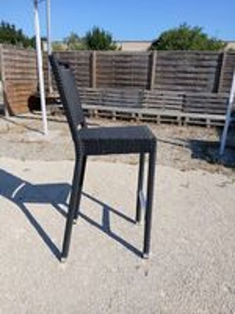   chaises hautes bar ou autres 