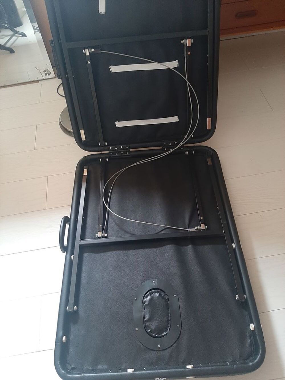 Table de massage pliante 90 cm TBE Meubles