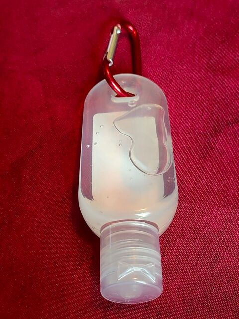 Porte-clefs petite fiole avec gel hydro-alcoolique 2 Avermes (03)