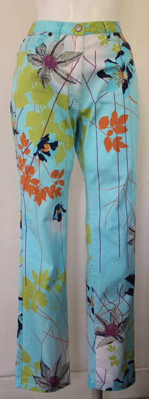 Pantalon floral CHRISTIAN LACROIX 
T.40 Fr 80 Issy-les-Moulineaux (92)